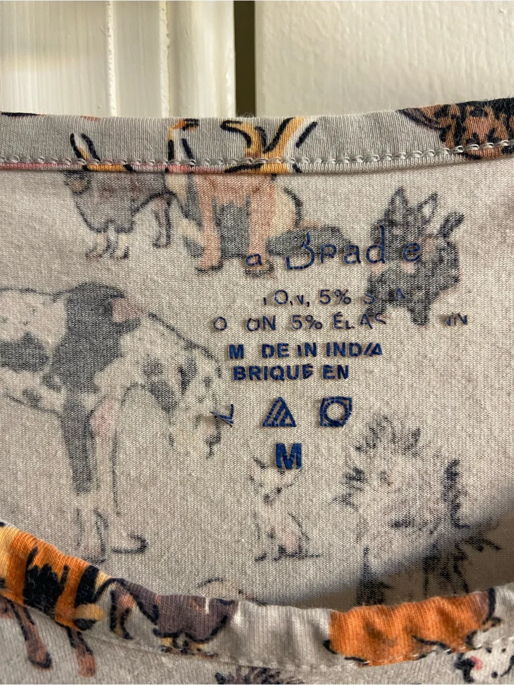 Vera Bradley grey night Tee with Orange and Black Dog Print Medium